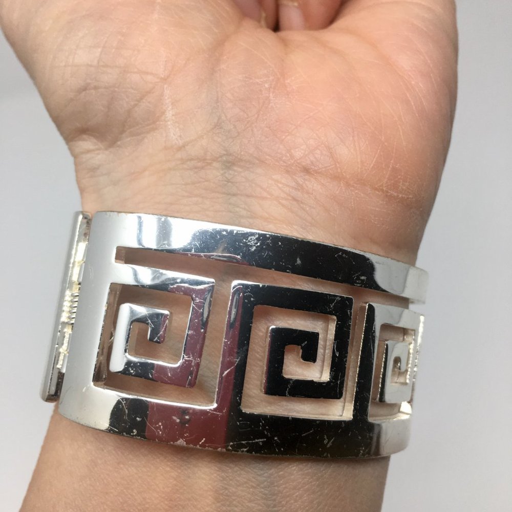 Silver Metal Greek Key Wide Expandable Bracelet Cuff - Gem